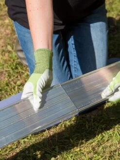 EasyFlex™ Aluminum Edging, 24' 10 EasyFlex™ Aluminum Edging, 24' -Gardeners Supplies Sales 8592450 0150 tif