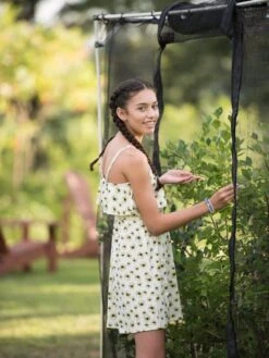 Storm Proof Crop Cage, Large -Gardeners Supplies Sales 8592463 105 tif