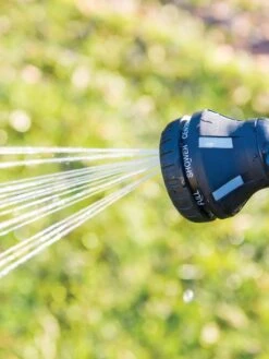 18” 8-Pattern Rotating Water Wand With Cork Handle -Gardeners Supplies Sales 8600231 510 tif